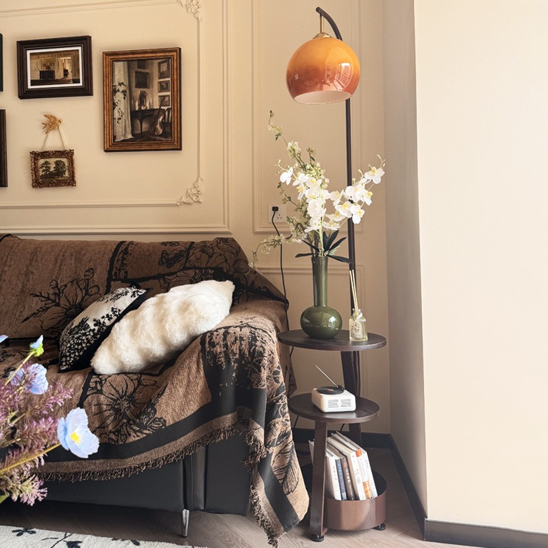مصباح أرضي، طاولة جانبية عتيقة - مراجعة Sofas وسعره